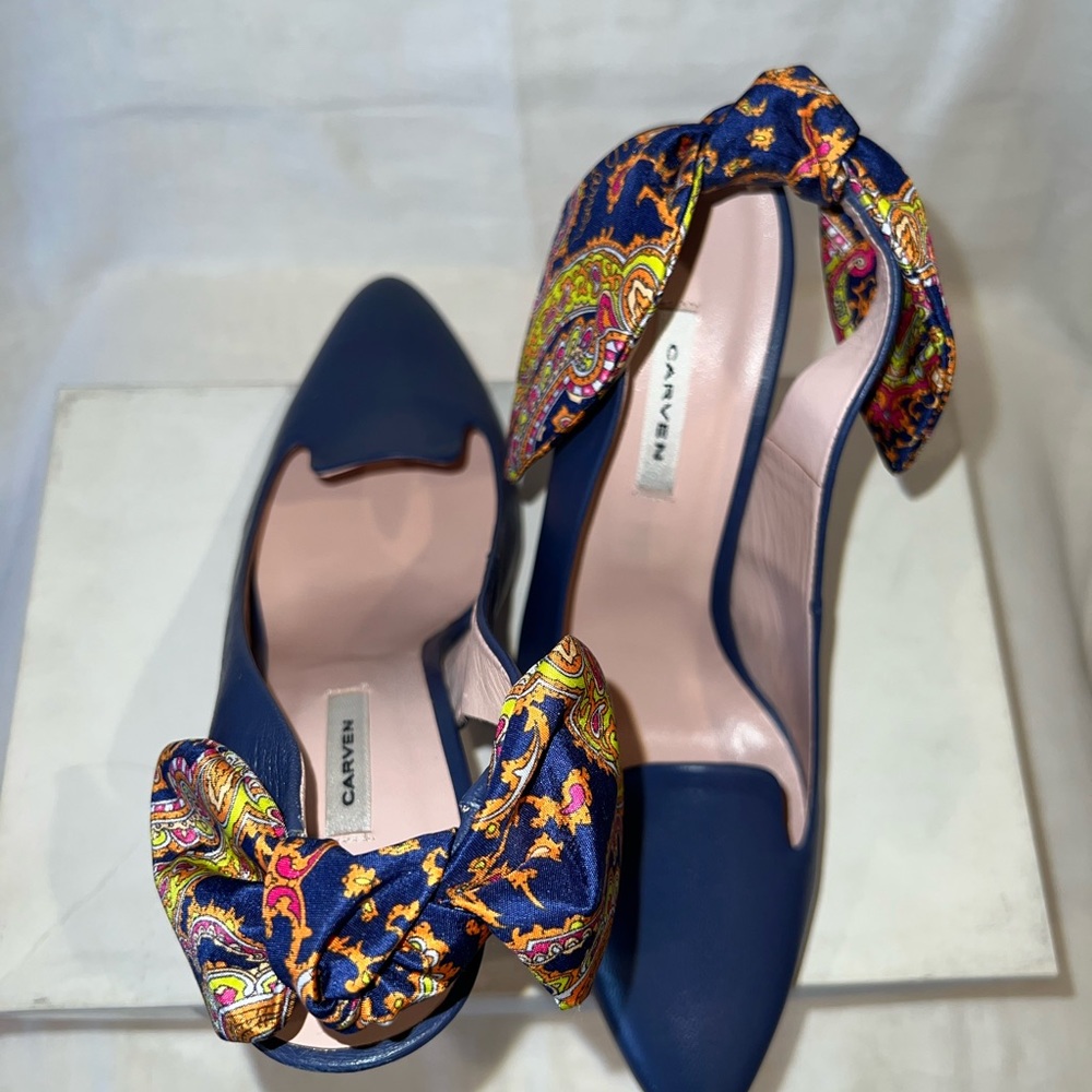 Carven Women’s heels . Size 40. US 8.5